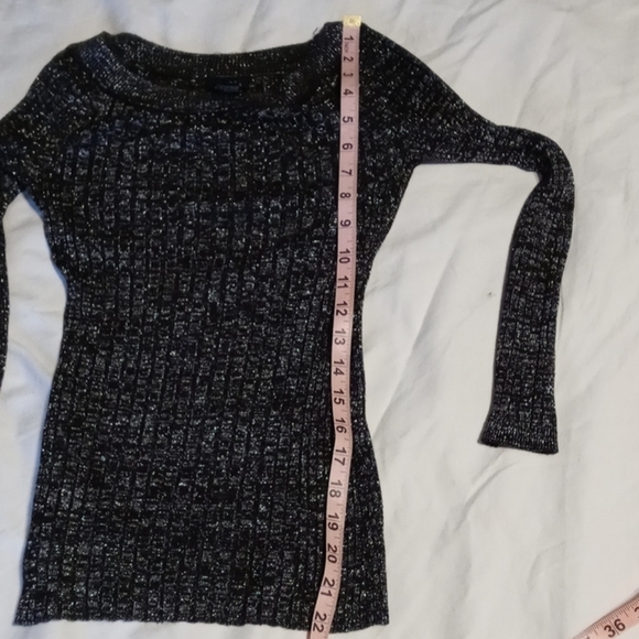 Rue 21 xs long sleeved youth sweater - Picture 6 of 7
